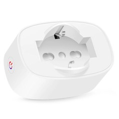 Vue de face de la prise intelligente italienne 16 A compatible Schuko avec mesure de l’énergie