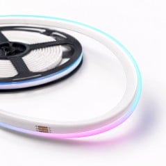 Detalle de tira LED COB Side View flexible con luz RGB