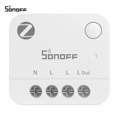 SONOFF MINI-ZB1GP vu de trois quarts, avec bouton d’appairage