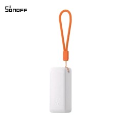 SONOFF SNZB-02B opgehangen aan het meegeleverde draagkoord
