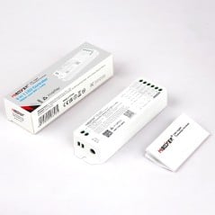 Paquete del controlador MiBoxer ML5 con manual de uso
